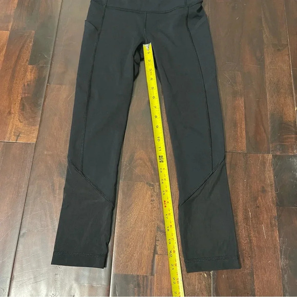 Lululemon Black Leggings Women’s Size 2 Mesh Pockets 22” Inseam Athletic - Picture 5 of 11